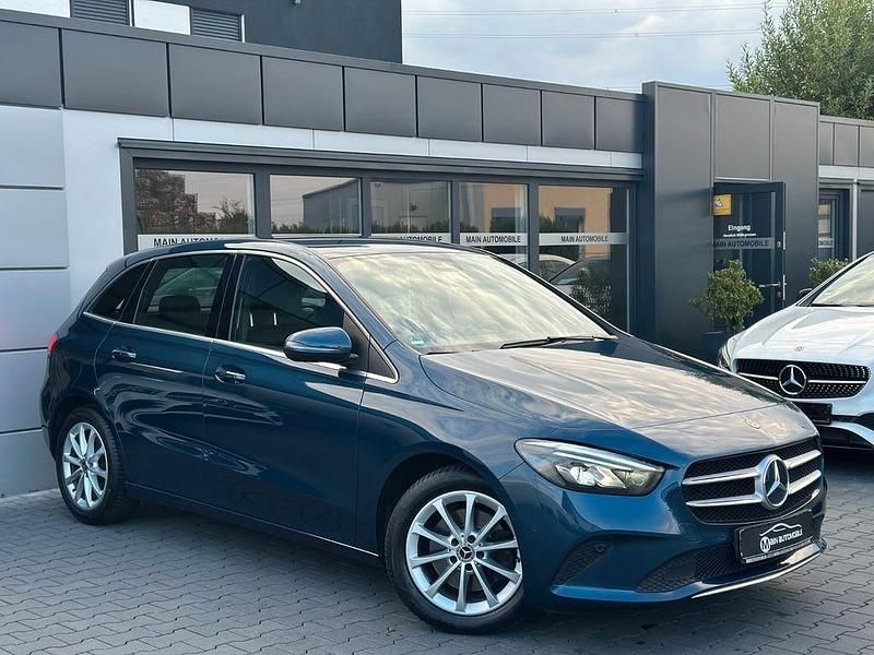 Blau Gebraucht 2019 Mercedes B220 Van / Kleinbus | 21.890 € (Fairer Preis) - Bild 1/4
