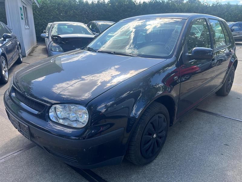 Schwarz Gebraucht 2003 VW Golf IV Limousine | 800 € (Guter Preis) - Bild 1/4