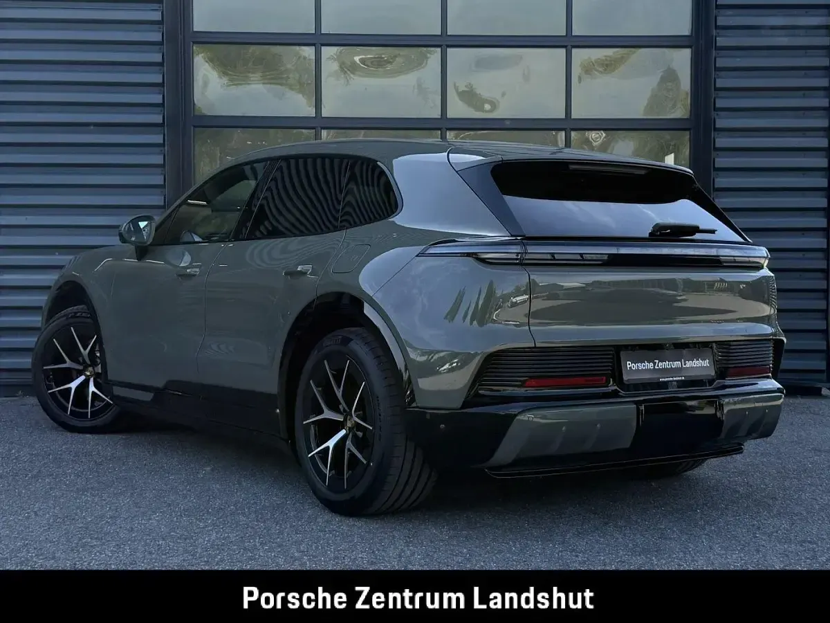 Gebraucht Porsche Cayenne Electric 325 kW (442 PS) 2025 Monteverdemetallic SUV