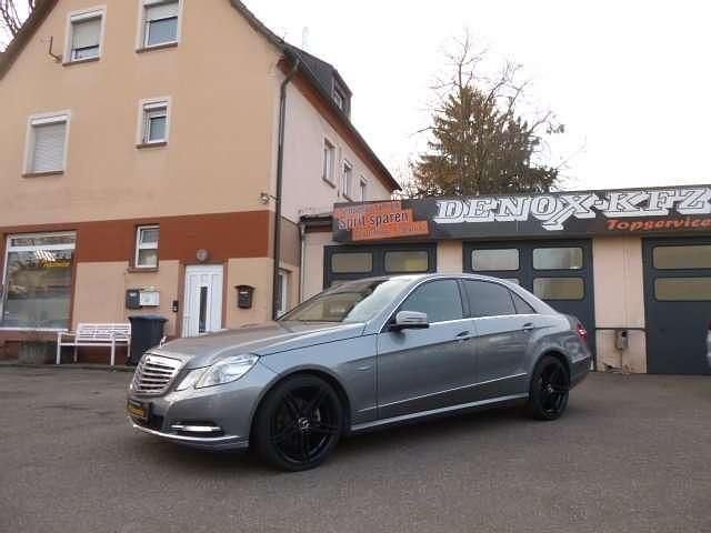 Gebraucht Mercedes E200 184 PS (135 kW) 2011 Grau Limousine