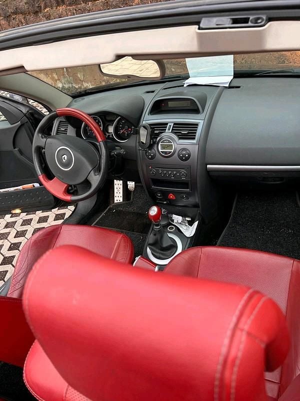 Schwarz Gebraucht 2007 Renault Mégane Cabriolet Cabrio | 2.000 € - Bild 1/4