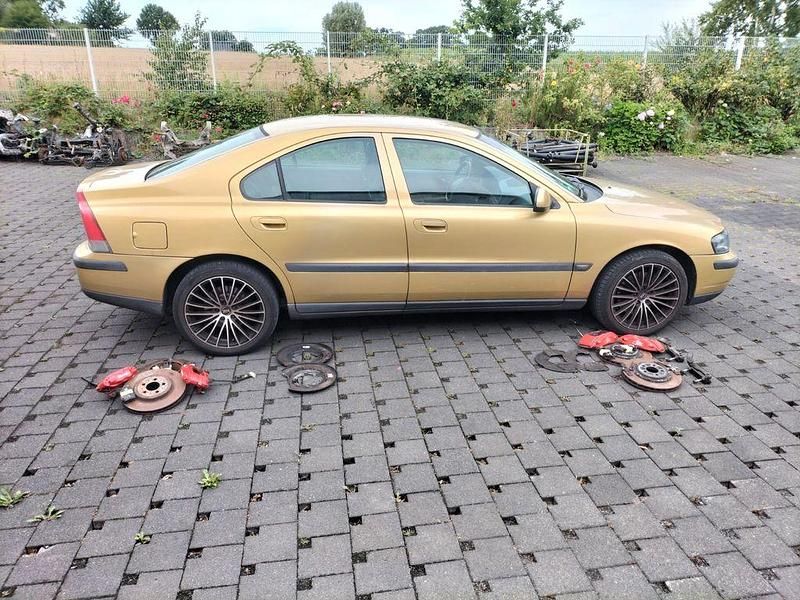 Gold Gebraucht 2001 Volvo S60 Limousine | 6.500 € (Teuer) - Bild 1/4