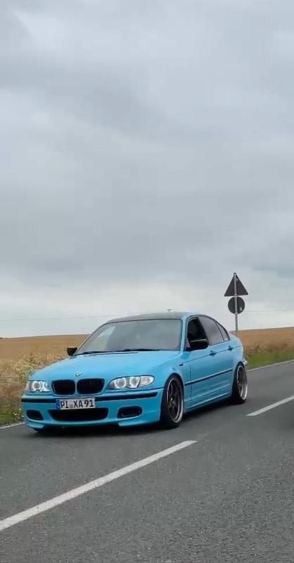 Blau Gebraucht 2002 BMW 325 Shadowline Limousine | 6.300 € - Bild 1/4