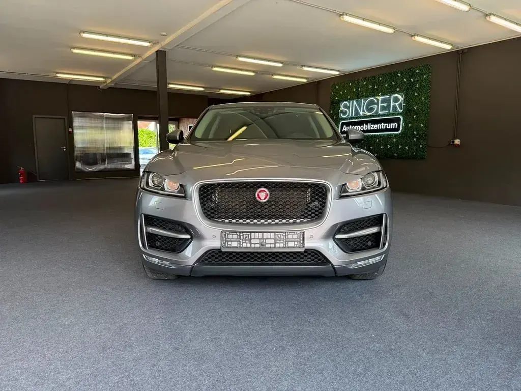 Gebraucht Jaguar F-Pace R-Sport 241 PS (177 kW) 2020 Silber SUV