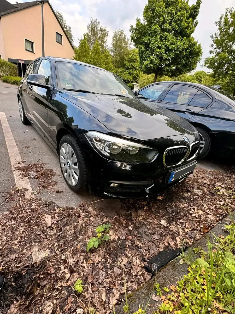 Gebraucht BMW 116 Advantage 109 PS (80 kW) 2015 Schwarz Kleinwagen
