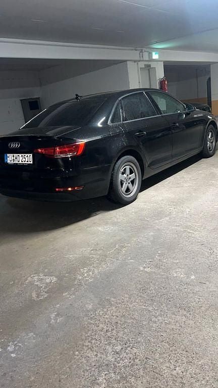 Gebraucht Audi A4 150 PS (110 kW) 2018 Schwarz Limousine
