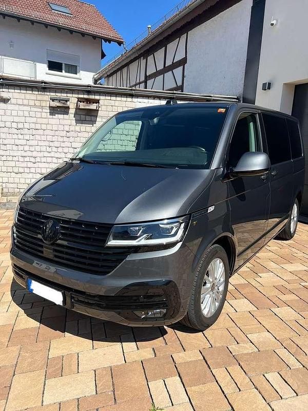 Grau Gebraucht 2020 VW T6.1 Highline Van | 55.900 € - Bild 1/4