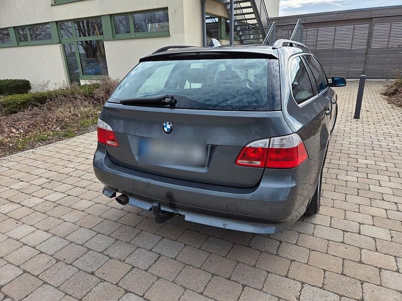 Gebraucht BMW 520 163 PS (119 kW) 2006 Grau Kombi