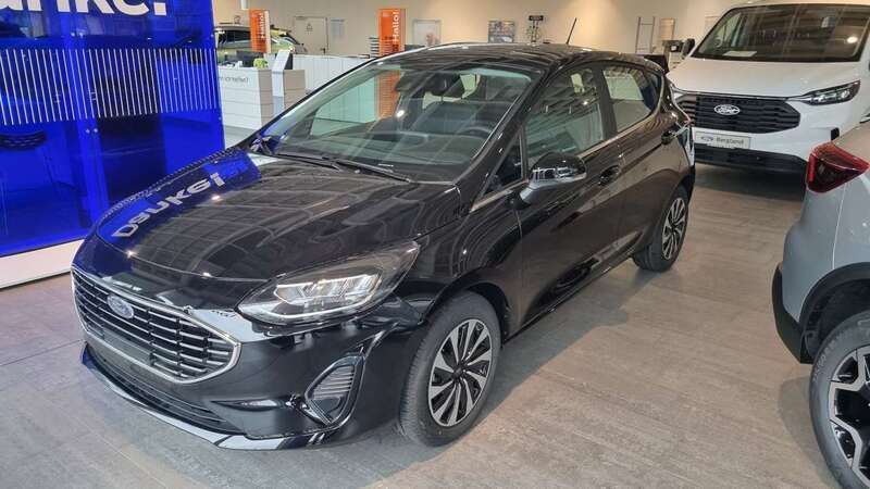 Lackierung metallic "agate black" schwarz Gebraucht 2023 Ford Fiesta Titanium Kleinwagen | 21.490 € (Etwas zu teuer) - Bild 1/4