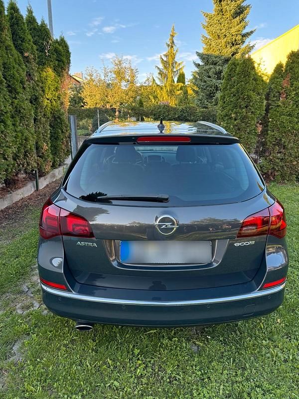 Gebraucht Opel Astra 170 PS (125 kW) 2013 Grau Kombi