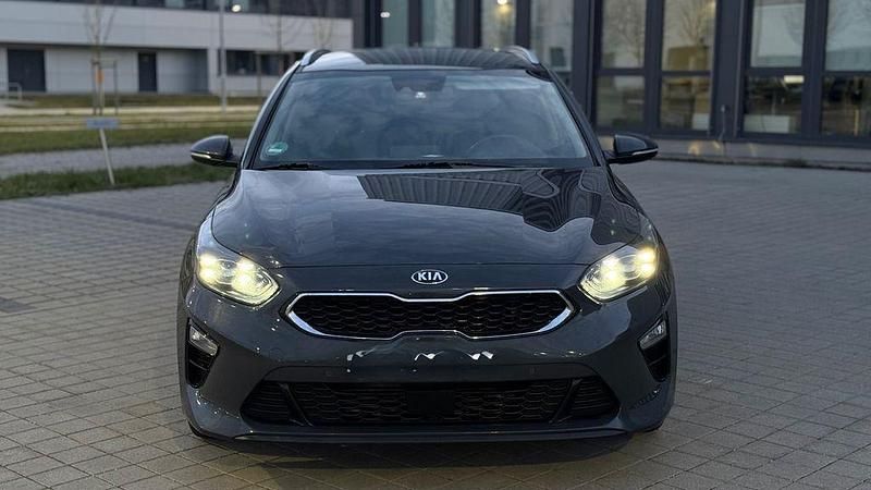 Gebraucht Kia ProCeed 185 PS (136 kW) 2019 Grau Kombi