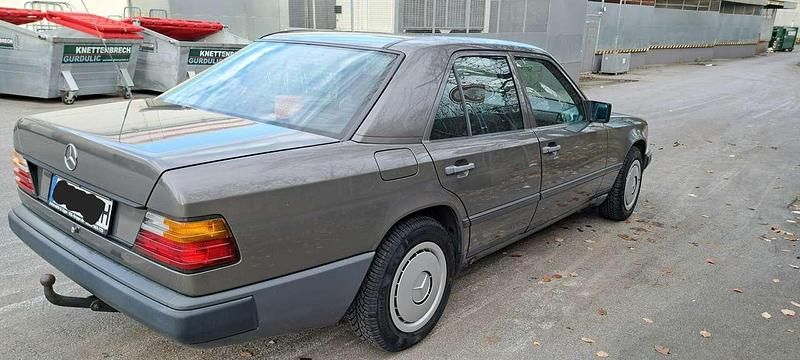 Gebraucht Mercedes 200 118 PS (86 kW) 1989 Limousine