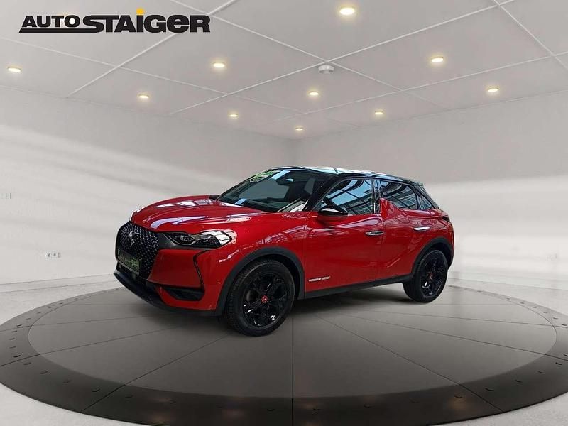 Lackierung rot rubi/typ aussenverkl Gebraucht 2021 DS Automobiles DS3 Crossback Performance SUV | 17.487 € (Fairer Preis) - Bild 1/4