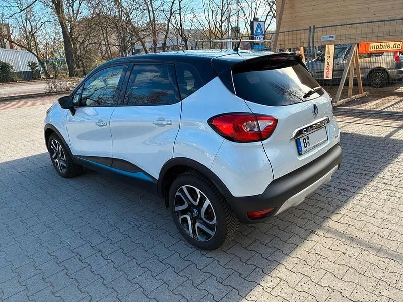 Second-hand Renault Captur Elysee 110 CP (80 kW) 2017 Alb SUV