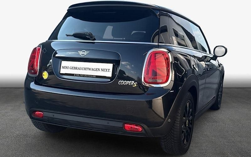 Gebraucht Mini Cooper SE Classic 135 kW (184 PS) 2023 Schwarz Kleinwagen