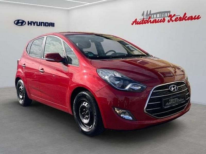 Gebraucht Hyundai ix20 Passion Plus 90 PS (66 kW) 2016 Rot Kleinwagen