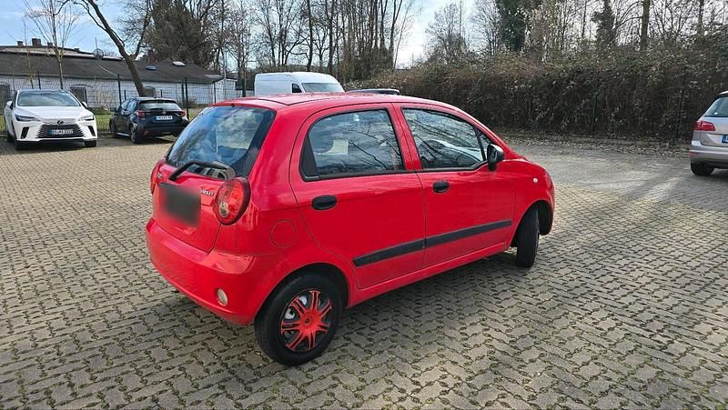 Gebraucht Chevrolet Matiz 50 PS (36 kW) 2010 Rot Kleinwagen
