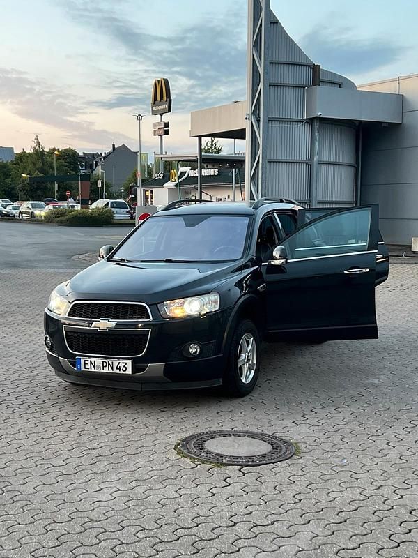 Schwarz Gebraucht 2013 Chevrolet Captiva SUV | 8.000 € (Teuer) - Bild 1/4