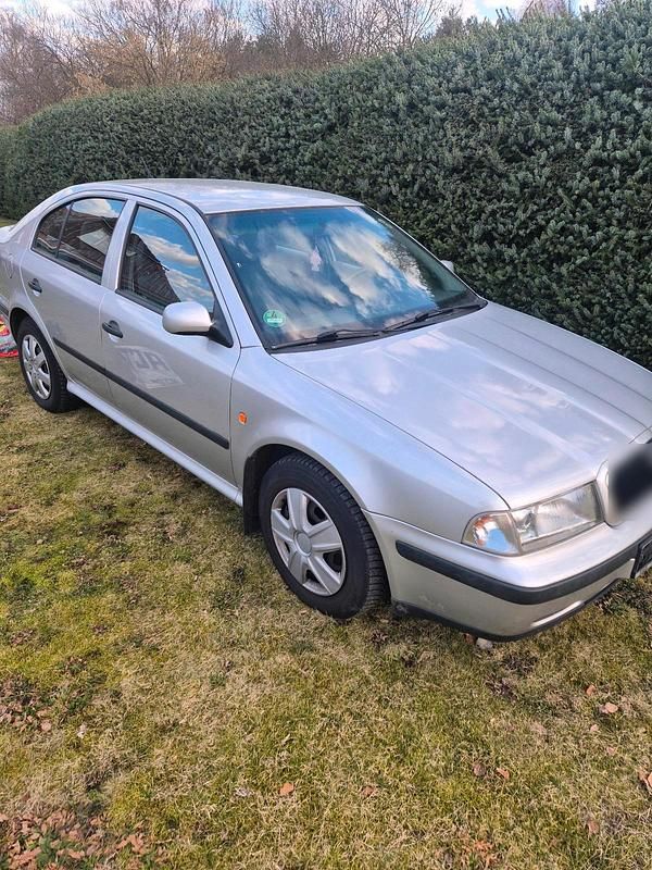 Gebraucht Skoda Octavia 74 PS (54 kW) 2000 Silber Limousine