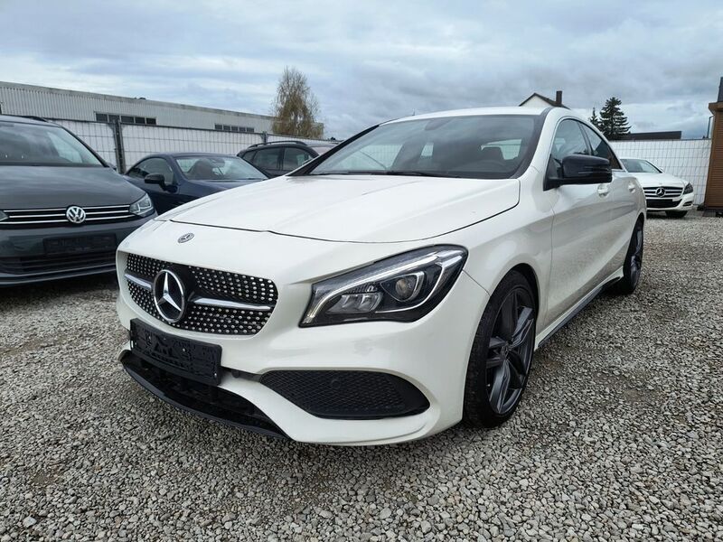 Weiß Gebraucht 2018 Mercedes CLA250 AMG Limousine | 22.499 € (Superpreis) - Bild 1/4