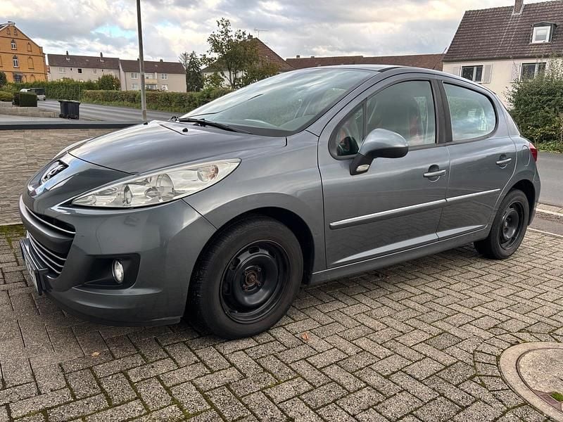 Grau Gebraucht 2011 Peugeot 207 Kleinwagen | 2.700 € (Fairer Preis) - Bild 1/4