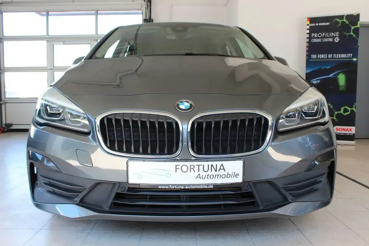 Gebraucht BMW 218 Shadowline 136 PS (100 kW) 2020 Grau Van / Kleinbus
