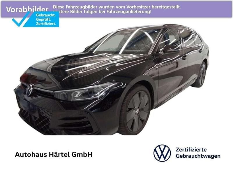 Grenadillschwarz (black), metallic Gebraucht 2025 VW Passat Style Kombi | 46.800 € (Fairer Preis) - Bild 1/4