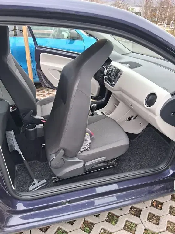 Używany VW up! 60 KM (44 kW) 2016 Niebieski Hatchback