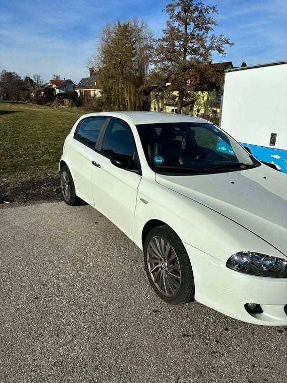 Gebraucht Alfa Romeo 147 Distinctive 120 PS (88 kW) 2007 Schwarz Kleinwagen