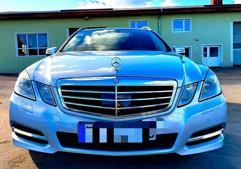 Gebraucht Mercedes E350 Avantgarde 265 PS (194 kW) 2011 Silber Kombi