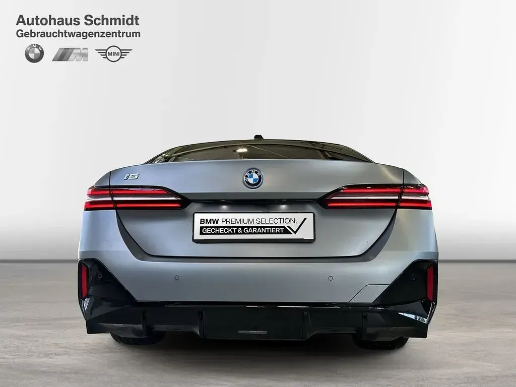 Gebraucht BMW i5 M Sport 442 kW (601 PS) 2025 Bmw individual frozen pure grey Limousine