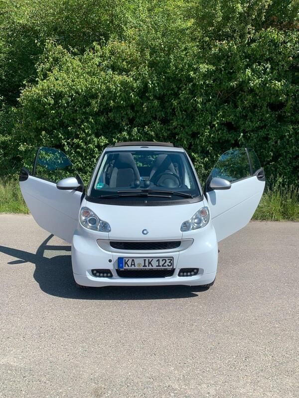 Weiß Gebraucht 2011 Smart ForTwo Cabrio Cabrio | 6.400 € (Fairer Preis) - Bild 1/4