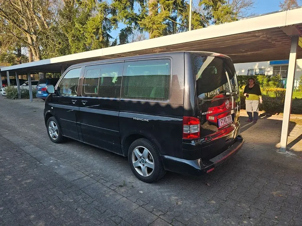 Second-hand VW T5 174 CP (127 kW) 2005 Negru Van