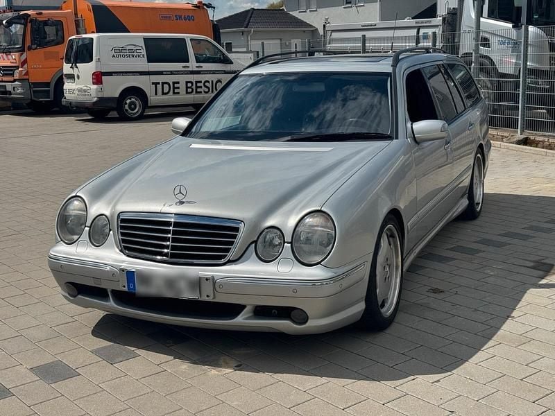 Silber Gebraucht 2002 Mercedes E55 AMG Kombi | 11.800 € (Fairer Preis) - Bild 1/4