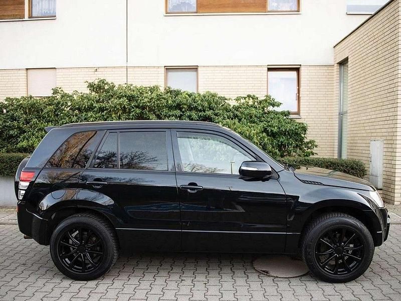 Schwarz Gebraucht 2010 Suzuki Grand Vitara SUV | 9.500 € (Fairer Preis) - Bild 1/4
