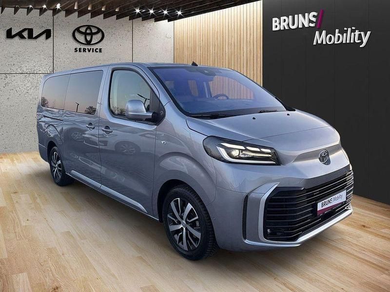 Gebraucht Toyota Proace Verso Team 177 PS (130 kW) 2024 Bismutsilber Kombi