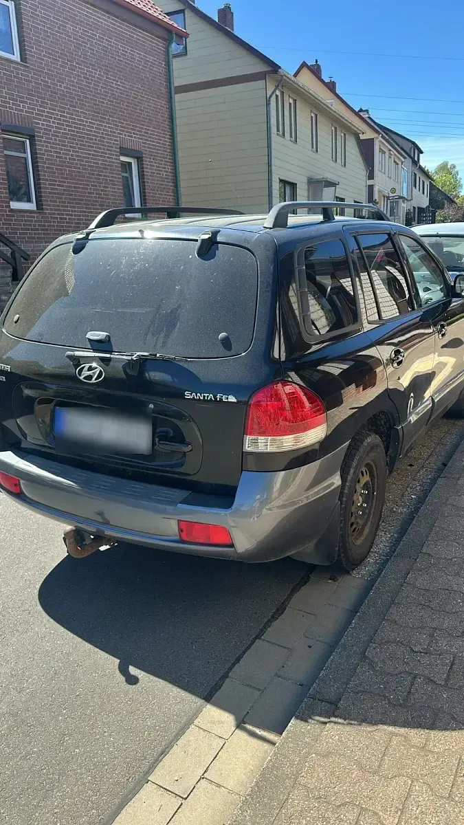 Second-hand Hyundai Santa Fe 145 CP (106 kW) 2005 Negru SUV
