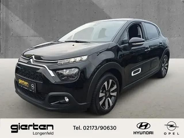 Lackierung schwarz perla nera/metallic klarlack Gebraucht 2024 Citroën C3 PureTech Kleinwagen | 16.990 € (Fairer Preis) - Bild 1/3