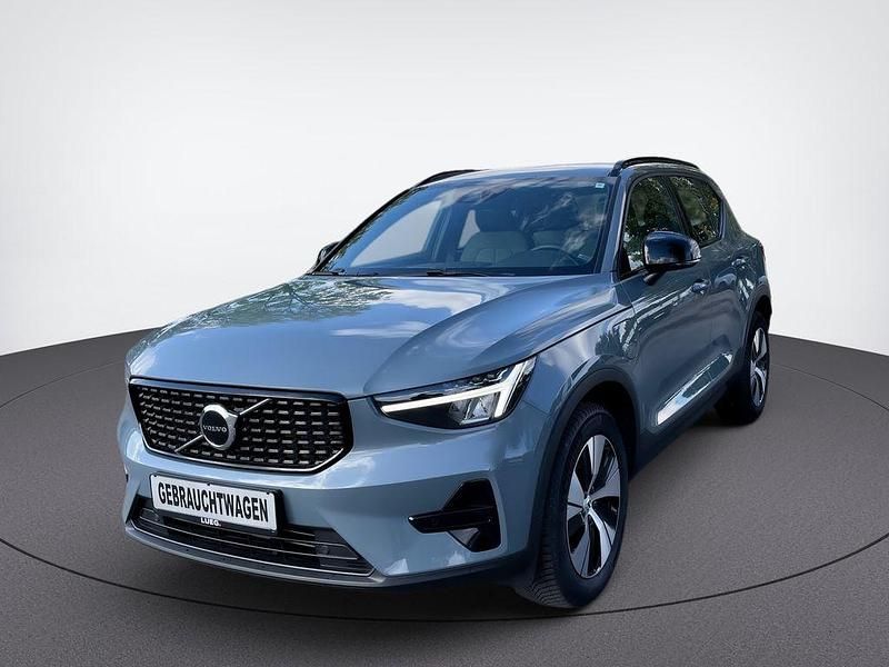 Thunder grey / metallic Gebraucht 2022 Volvo XC40 Plus SUV | 29.980 € (Guter Preis) - Bild 1/4