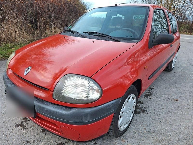 Rot Gebraucht 1999 Renault Clio II Limousine | 1.650 € (Fairer Preis) - Bild 1/4