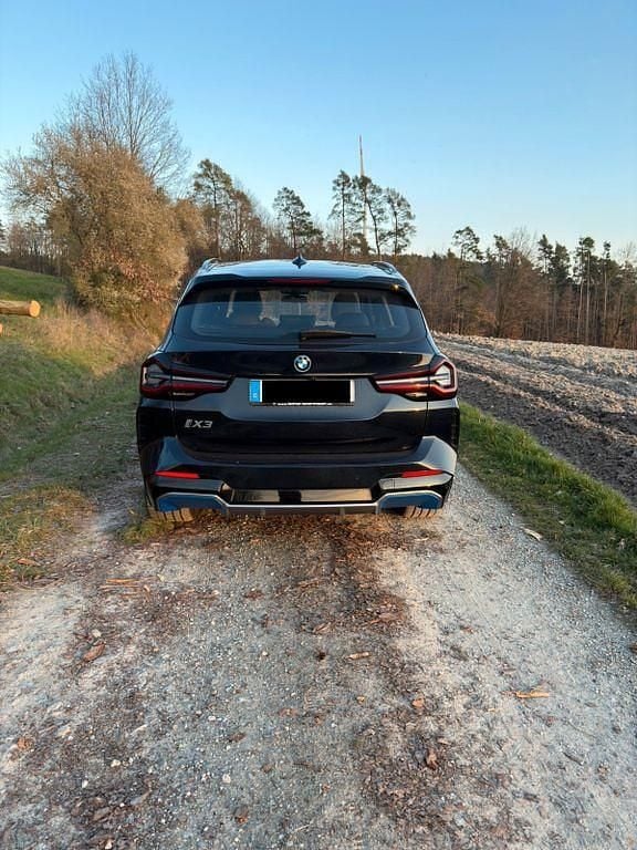 Gebraucht BMW iX3 Sport Line 210 kW (286 PS) 2022 Schwarz SUV