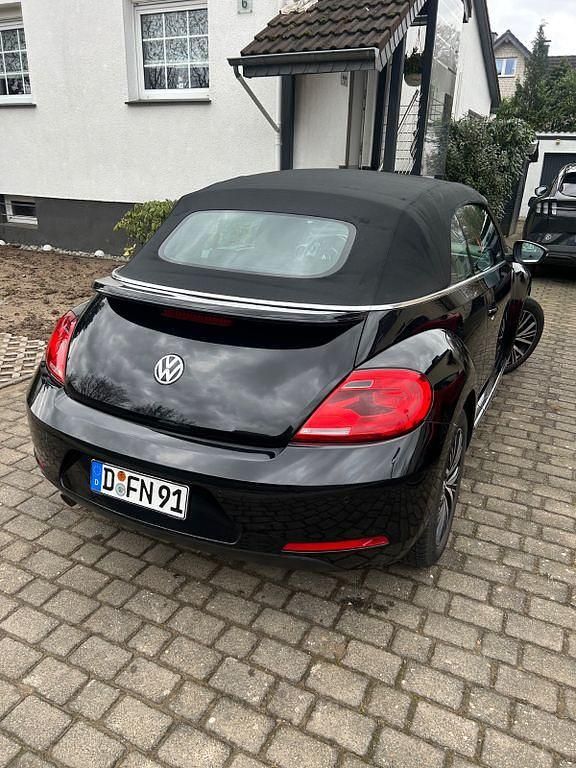 Gebraucht VW Beetle Allstar 105 PS (77 kW) 2016 Schwarz Kleinwagen