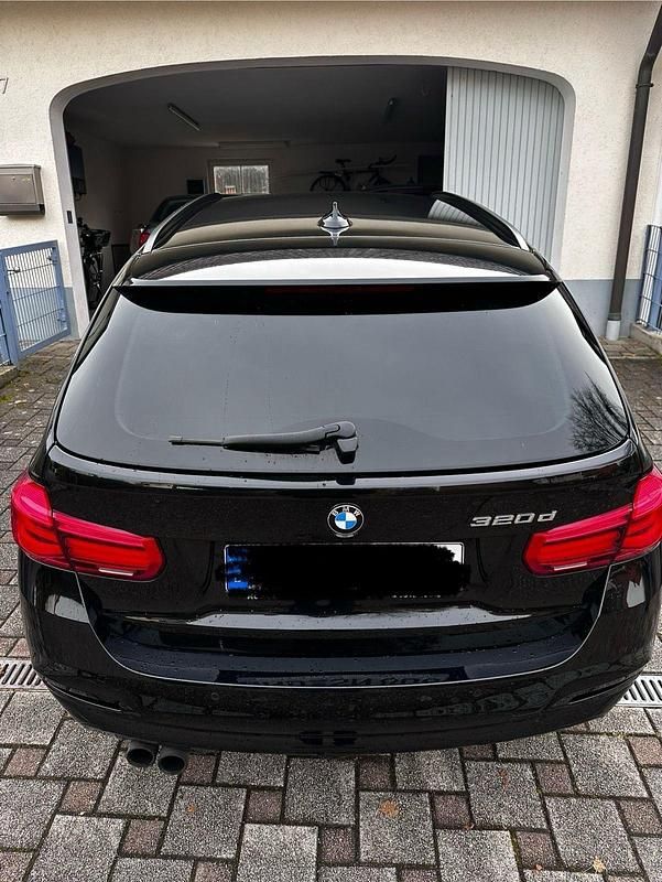 Gebraucht BMW 320 190 PS (139 kW) 2016 Schwarz Kombi