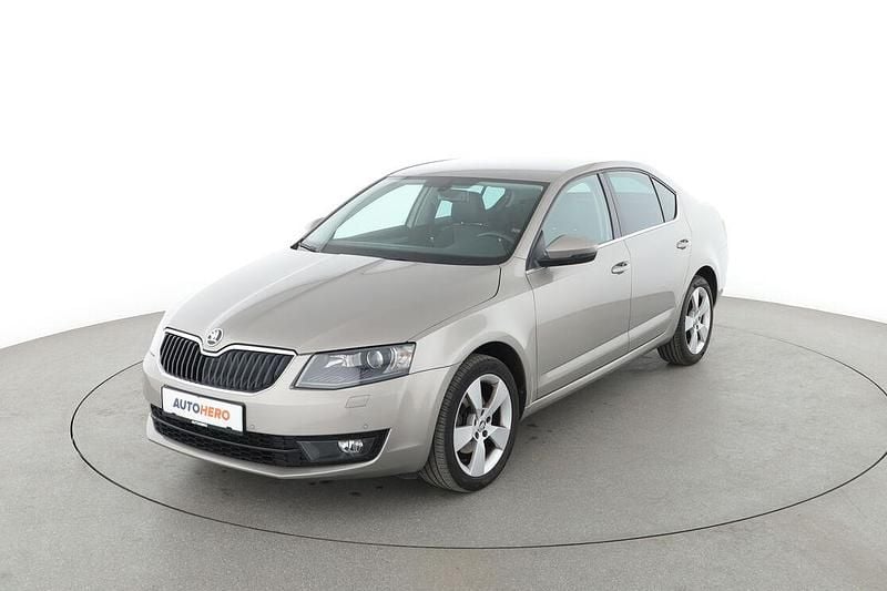 Grau Gebraucht 2014 Skoda Octavia Elegance Limousine | 10.600 € (Fairer Preis) - Bild 1/3