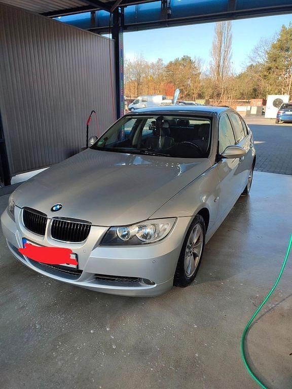 Gebraucht BMW 320 150 PS (110 kW) 2005 Silber Limousine