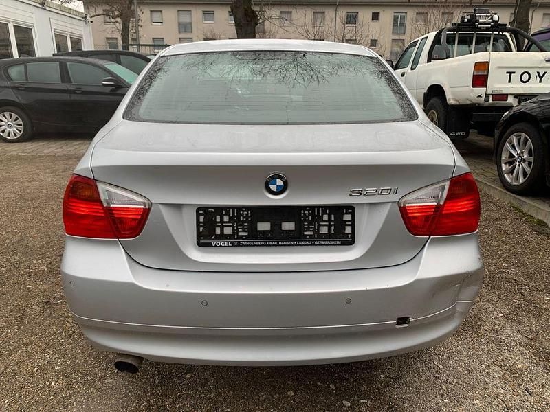 Gebraucht BMW 320 Performance 150 PS (110 kW) 2005 Silber Limousine