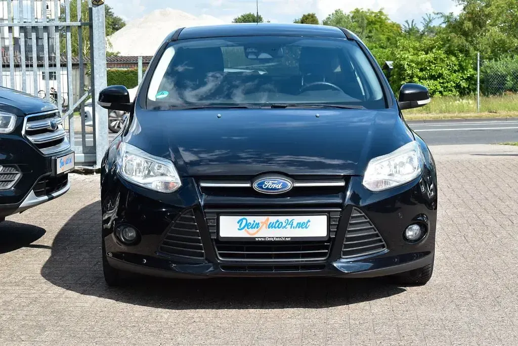 Gebraucht Ford Focus Trend 116 PS (85 kW) 2013 Schwarz Limousine