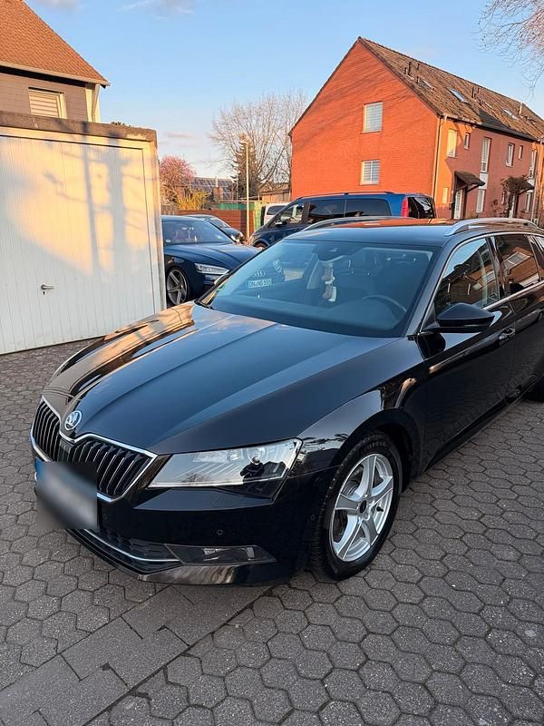 Gebraucht Skoda Superb 190 PS (139 kW) 2016 Schwarz Kombi