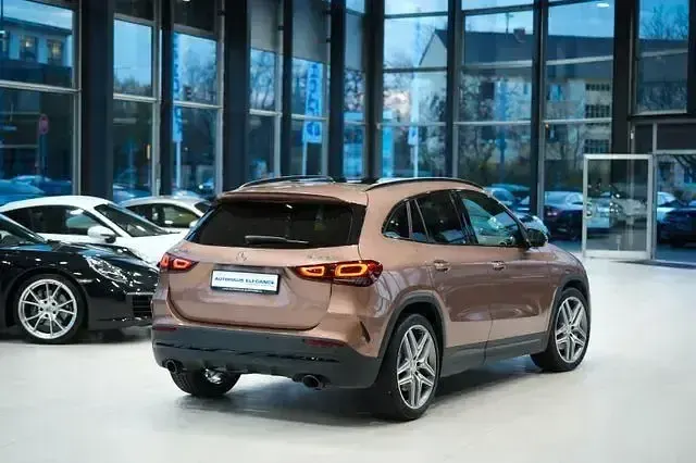 Gebraucht Mercedes GLA35 AMG AMG 306 PS (225 kW) 2021 Rosegold  metalliclack SUV
