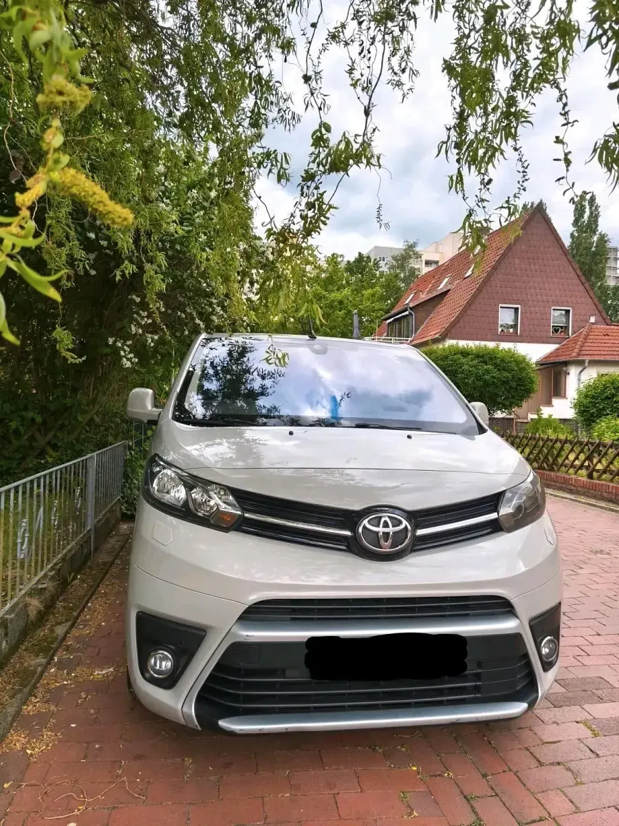 Gebraucht Toyota Proace 177 PS (130 kW) 2017 Grau Van / Kleinbus